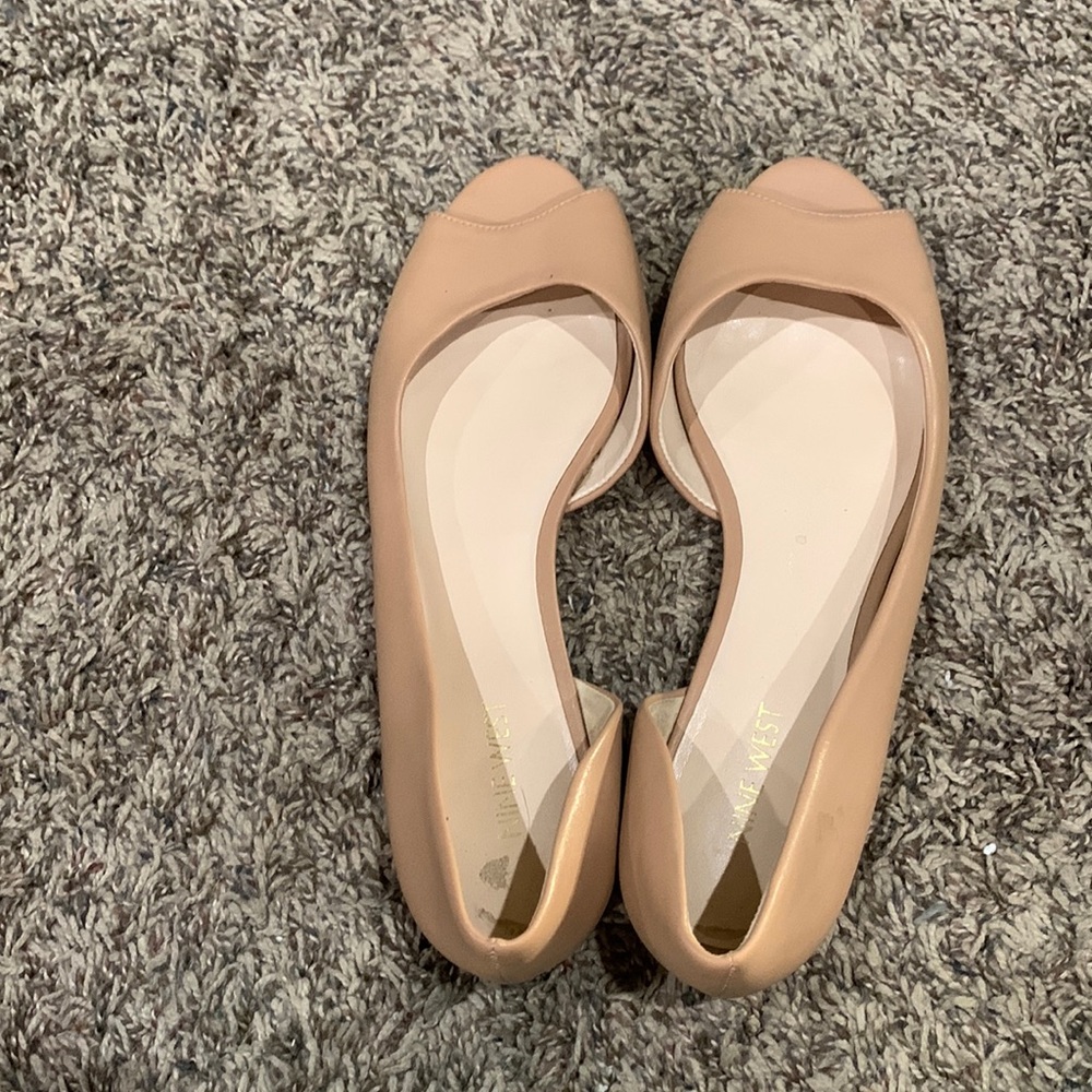 Super cute peep toe flats
